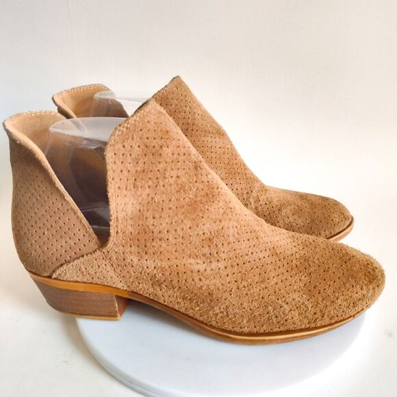 Lucky Brand Booties Bailey Perforated Camel Tan Suede Ankle Boots Size 6.5 M - Picture 1 of 10